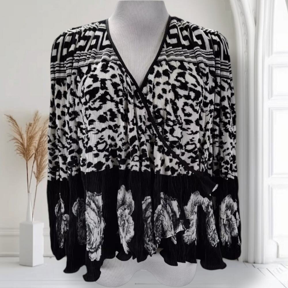 Vintage 80s French Plisse Pleated Wrap Top Oversized One Size Black White